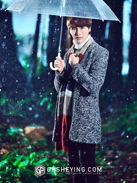 允遇的雨中欧巴美男子